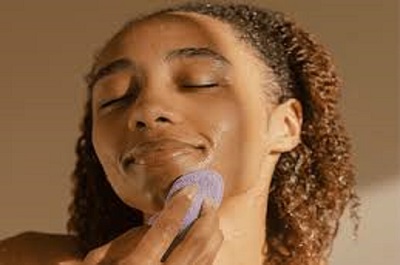 چگونه یک پاک کننده مناسب صورت انتخاب کنیم؟