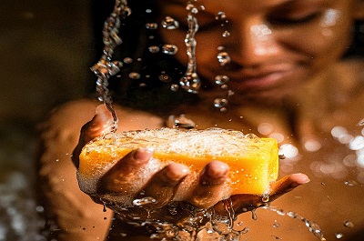 صابون زردچوبه و کوجیک: راز زیبایی طبیعی پوست